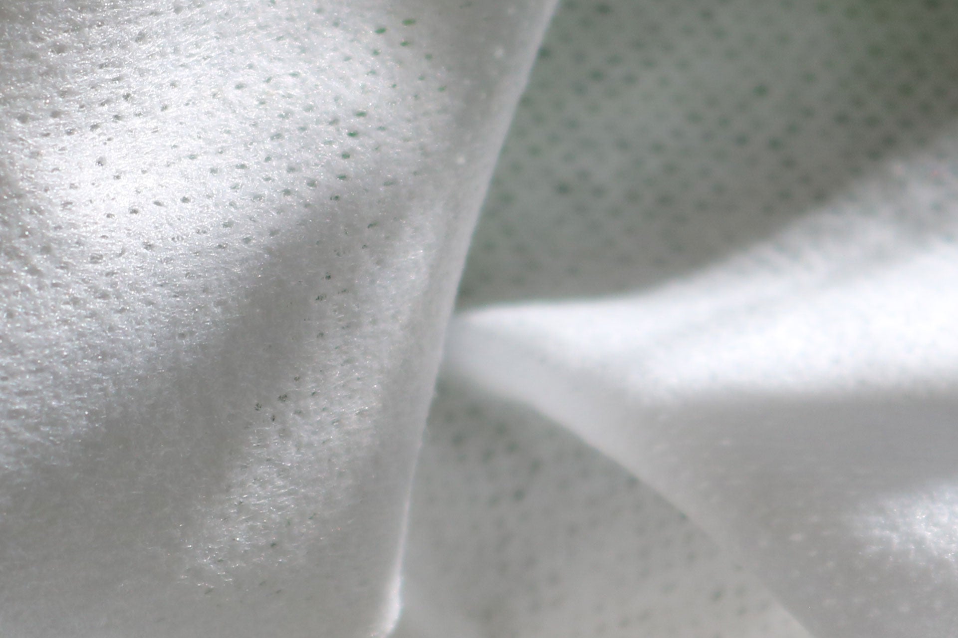 Crocodile_Cloth_CloseUp_B