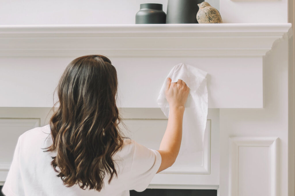 QuikCloth cleaning mantle